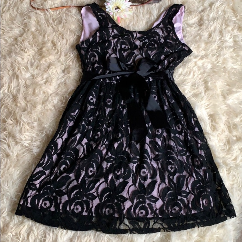 🌷🌸Charlotte Russe black and pink lace dress